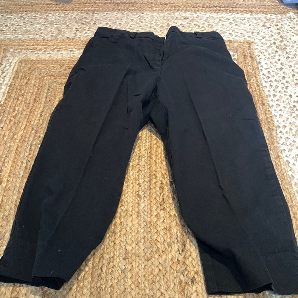 black capris